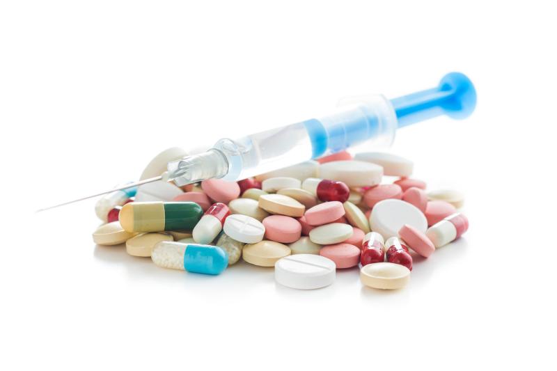 Top Senate Republican Pushes Forward With Drug Bill That Divides GOP 3